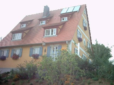 Einfamilienhaus mit Dachwohnung